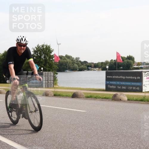 15.06.2025 - 27. Vierlanden-Triathlon H.Heesch http://msf.ph/oto/7998405 15.06.2025 09:49:18 Radfahren 151, 220, 221 meine-sportfotos.de
