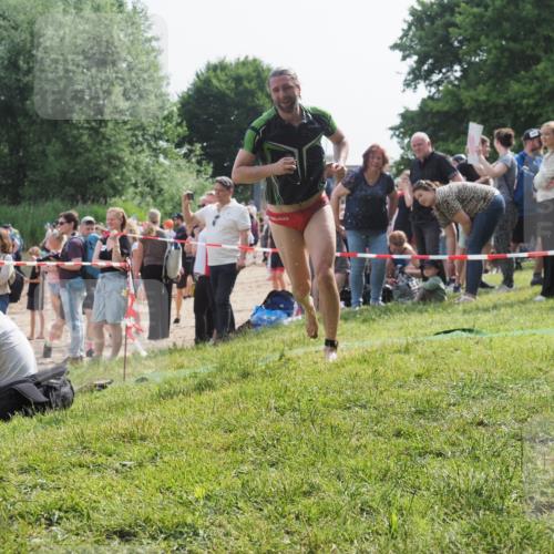 15.06.2025 - 27. Vierlanden-Triathlon KatJ http://msf.ph/oto/7998411 15.06.2025 09:56:08 Schwimmen 268, 277, 285, 310, 312, 349, 357 meine-sportfotos.de