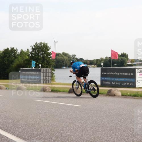 15.06.2025 - 27. Vierlanden-Triathlon H.Heesch http://msf.ph/oto/7998414 15.06.2025 09:49:27 Radfahren 27 meine-sportfotos.de