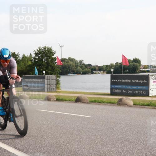 15.06.2025 - 27. Vierlanden-Triathlon H.Heesch http://msf.ph/oto/7998454 15.06.2025 09:49:50 Radfahren 2 meine-sportfotos.de