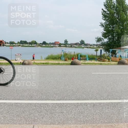 21.06.2025 - 27. Vierlanden-Triathlon H.Heesch http://msf.ph/oto/7998456 15.06.2025 12:30:43 Radfahren 739, 952 meine-sportfotos.de