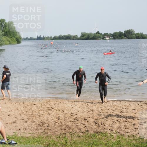 21.06.2025 - 27. Vierlanden-Triathlon MichiJ http://msf.ph/oto/7998472 15.06.2026 10:02:38 Schwimmen 397, 405 meine-sportfotos.de