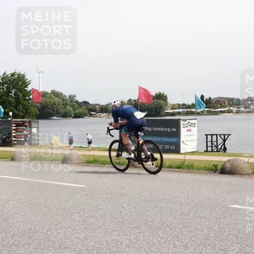 21.06.2025 - 27. Vierlanden-Triathlon H.Heesch http://msf.ph/oto/7998484 15.06.2025 11:36:42 Radfahren 23, 639, 697, 851 meine-sportfotos.de
