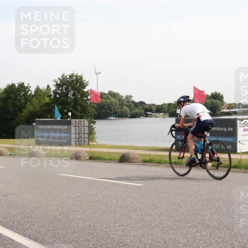 15.06.2025 - 27. Vierlanden-Triathlon H.Heesch http://msf.ph/oto/7998494 15.06.2025 09:50:46 Radfahren 208 meine-sportfotos.de