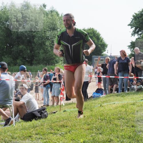 15.06.2025 - 27. Vierlanden-Triathlon KatJ http://msf.ph/oto/7998524 15.06.2025 09:56:09 Schwimmen 268, 277, 285, 310, 312, 349, 357 meine-sportfotos.de