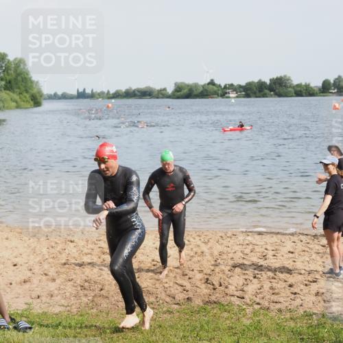 21.06.2025 - 27. Vierlanden-Triathlon MichiJ http://msf.ph/oto/7998541 15.06.2026 10:02:41 Schwimmen 397, 405 meine-sportfotos.de