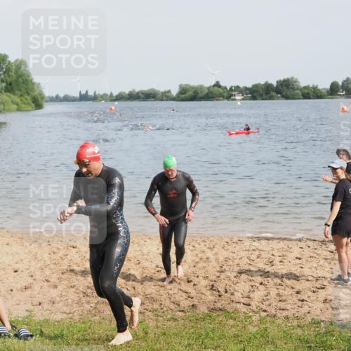 21.06.2025 - 27. Vierlanden-Triathlon MichiJ http://msf.ph/oto/7998550 15.06.2026 10:02:41 Schwimmen 397, 405 meine-sportfotos.de