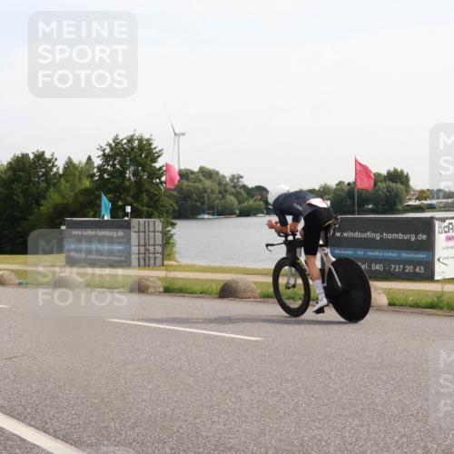 15.06.2025 - 27. Vierlanden-Triathlon H.Heesch http://msf.ph/oto/7998555 15.06.2025 09:51:51 Radfahren 120, 176 meine-sportfotos.de