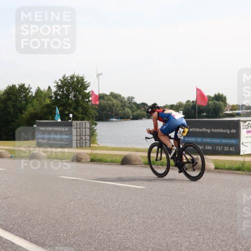 15.06.2025 - 27. Vierlanden-Triathlon H.Heesch http://msf.ph/oto/7998586 15.06.2025 09:52:16 Radfahren 226 meine-sportfotos.de