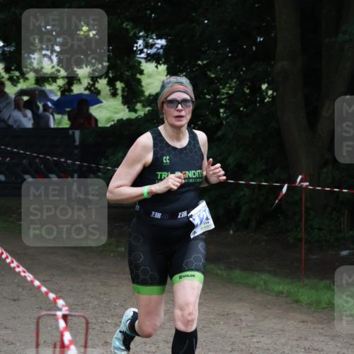 21.06.2025 - 27. Vierlanden-Triathlon Lena Gebhardt http://msf.ph/oto/7998611 15.06.2025 13:57:04 Laufen 3, 3, 7 meine-sportfotos.de