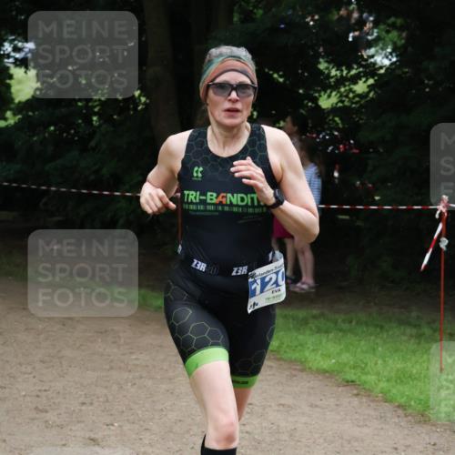 21.06.2025 - 27. Vierlanden-Triathlon Lena Gebhardt http://msf.ph/oto/7998618 15.06.2025 13:57:05 Laufen 3, 3, 20 meine-sportfotos.de