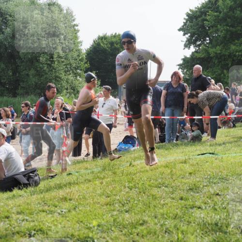 15.06.2025 - 27. Vierlanden-Triathlon KatJ http://msf.ph/oto/7998625 15.06.2025 09:56:10 Schwimmen 268, 277, 285, 310, 312, 315, 349, 357 meine-sportfotos.de
