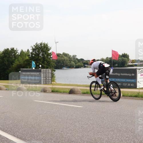 15.06.2025 - 27. Vierlanden-Triathlon H.Heesch http://msf.ph/oto/7998637 15.06.2025 09:52:32 Radfahren 182 meine-sportfotos.de
