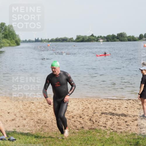 21.06.2025 - 27. Vierlanden-Triathlon MichiJ http://msf.ph/oto/7998640 15.06.2026 10:02:43 Schwimmen 397, 405 meine-sportfotos.de