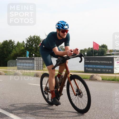 15.06.2025 - 27. Vierlanden-Triathlon H.Heesch http://msf.ph/oto/7998647 15.06.2025 09:52:38 Radfahren 21, 182 meine-sportfotos.de