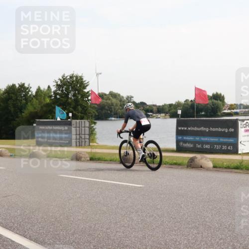 15.06.2025 - 27. Vierlanden-Triathlon H.Heesch http://msf.ph/oto/7998690 15.06.2025 09:53:22 Radfahren 212, 222 meine-sportfotos.de