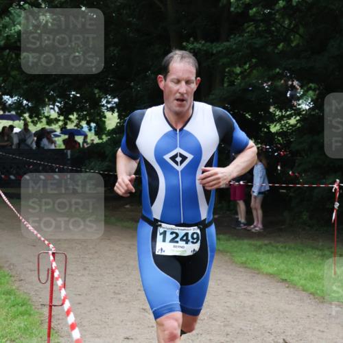 21.06.2025 - 27. Vierlanden-Triathlon Lena Gebhardt http://msf.ph/oto/7998697 15.06.2025 13:57:39 Laufen 2025, 1249 meine-sportfotos.de