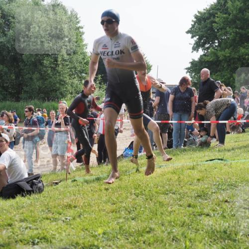 15.06.2025 - 27. Vierlanden-Triathlon KatJ http://msf.ph/oto/7998702 15.06.2025 09:56:11 Schwimmen 268, 277, 285, 310, 312, 315, 349, 357 meine-sportfotos.de