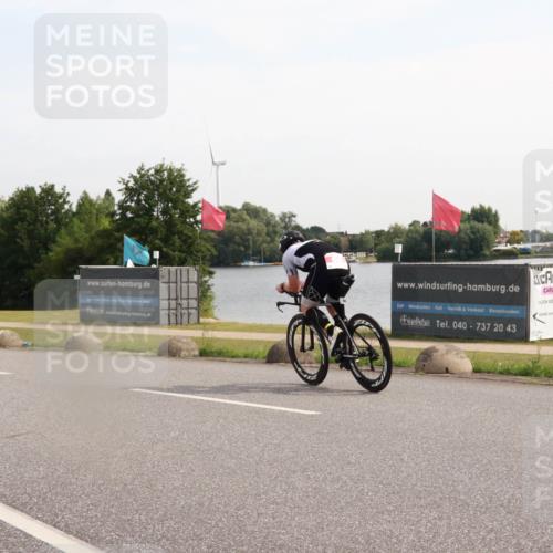 15.06.2025 - 27. Vierlanden-Triathlon H.Heesch http://msf.ph/oto/7998710 15.06.2025 09:54:16 Radfahren 64 meine-sportfotos.de
