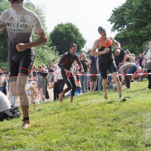 15.06.2025 - 27. Vierlanden-Triathlon KatJ http://msf.ph/oto/7998713 15.06.2025 09:56:11 Schwimmen 268, 277, 285, 310, 312, 315, 349, 357 meine-sportfotos.de
