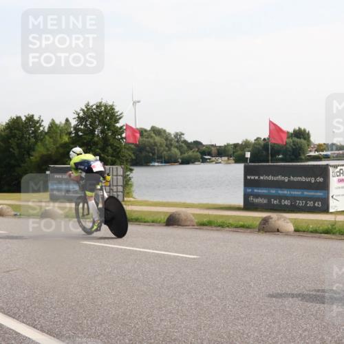 15.06.2025 - 27. Vierlanden-Triathlon H.Heesch http://msf.ph/oto/7998718 15.06.2025 09:54:20 Radfahren 64, 94 meine-sportfotos.de