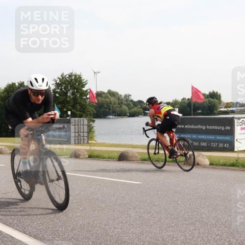 15.06.2025 - 27. Vierlanden-Triathlon H.Heesch http://msf.ph/oto/7998732 15.06.2025 09:54:27 Radfahren 30, 49, 73, 94, 122, 128, 248 meine-sportfotos.de