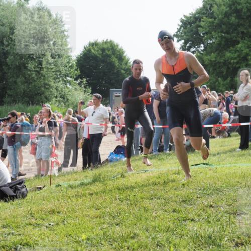 15.06.2025 - 27. Vierlanden-Triathlon KatJ http://msf.ph/oto/7998749 15.06.2025 09:56:12 Schwimmen 268, 277, 285, 312, 315, 349, 357 meine-sportfotos.de