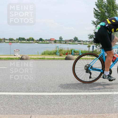 21.06.2025 - 27. Vierlanden-Triathlon H.Heesch http://msf.ph/oto/7998750 15.06.2025 12:31:35 Radfahren 779 meine-sportfotos.de