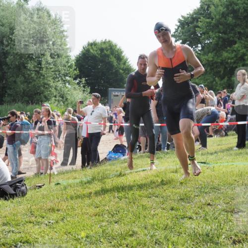 15.06.2025 - 27. Vierlanden-Triathlon KatJ http://msf.ph/oto/7998758 15.06.2025 09:56:12 Schwimmen 268, 277, 285, 312, 315, 349, 357 meine-sportfotos.de