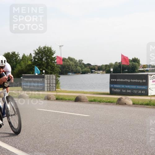 15.06.2025 - 27. Vierlanden-Triathlon H.Heesch http://msf.ph/oto/7998761 15.06.2025 09:55:15 Radfahren 104, 219, 224 meine-sportfotos.de