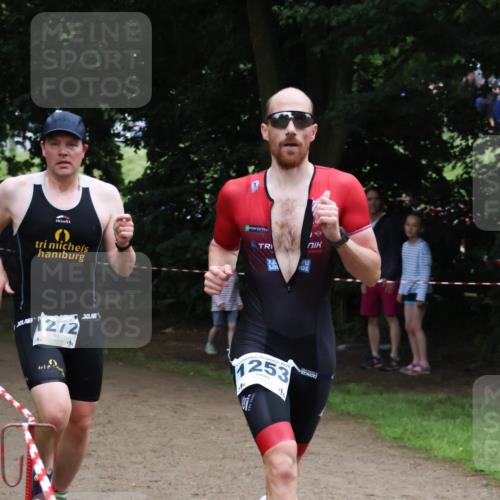 21.06.2025 - 27. Vierlanden-Triathlon Lena Gebhardt http://msf.ph/oto/7998764 15.06.2025 13:57:49 Laufen 1272, 2 meine-sportfotos.de