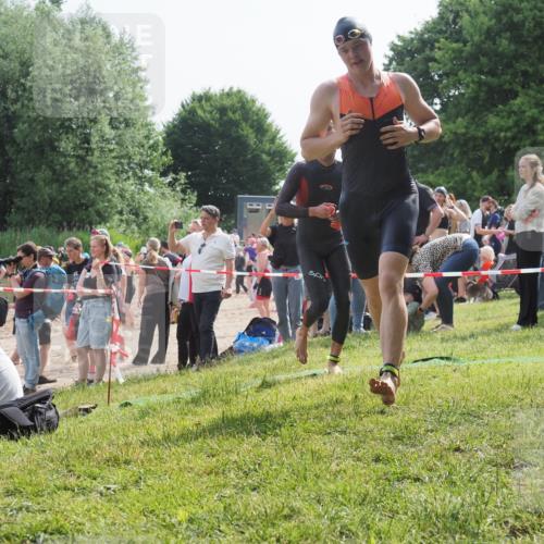 15.06.2025 - 27. Vierlanden-Triathlon KatJ http://msf.ph/oto/7998768 15.06.2025 09:56:12 Schwimmen 268, 277, 285, 312, 315, 349, 357 meine-sportfotos.de