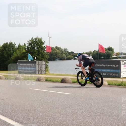 15.06.2025 - 27. Vierlanden-Triathlon H.Heesch http://msf.ph/oto/7998774 15.06.2025 09:55:41 Radfahren 2, 58, 237 meine-sportfotos.de