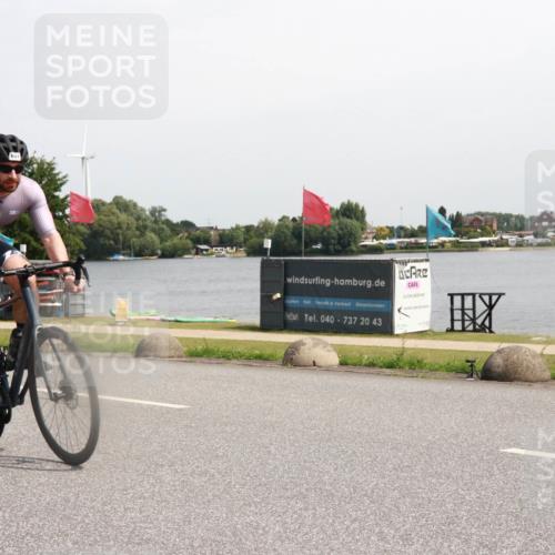 21.06.2025 - 27. Vierlanden-Triathlon H.Heesch http://msf.ph/oto/7998775 15.06.2025 11:37:51 Radfahren 683, 691, 759 meine-sportfotos.de