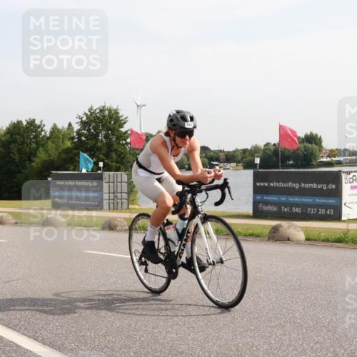15.06.2025 - 27. Vierlanden-Triathlon H.Heesch http://msf.ph/oto/7998784 15.06.2025 09:55:55 Radfahren 198, 229 meine-sportfotos.de