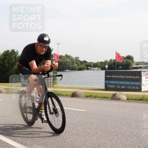 15.06.2025 - 27. Vierlanden-Triathlon H.Heesch http://msf.ph/oto/7998806 15.06.2025 09:56:16 Radfahren 9, 45, 59, 77 meine-sportfotos.de