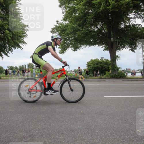 15.06.2025 - 7 Türme Triathlon Yannick Fuchs http://msf.ph/oto/7998822 15.06.2025 14:08:13 Radfahren 1158 meine-sportfotos.de