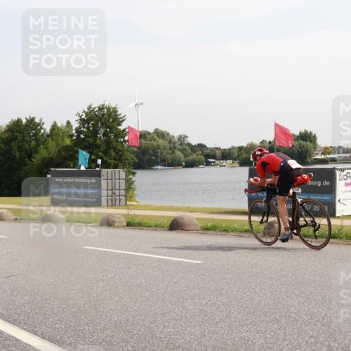 15.06.2025 - 27. Vierlanden-Triathlon H.Heesch http://msf.ph/oto/7998829 15.06.2025 09:56:54 Radfahren 35, 67, 165 meine-sportfotos.de