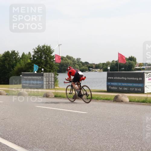 15.06.2025 - 27. Vierlanden-Triathlon H.Heesch http://msf.ph/oto/7998834 15.06.2025 09:56:54 Radfahren 35, 67, 165 meine-sportfotos.de