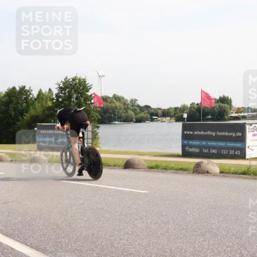 15.06.2025 - 27. Vierlanden-Triathlon H.Heesch http://msf.ph/oto/7998837 15.06.2025 09:57:01 Radfahren 26, 165, 292 meine-sportfotos.de