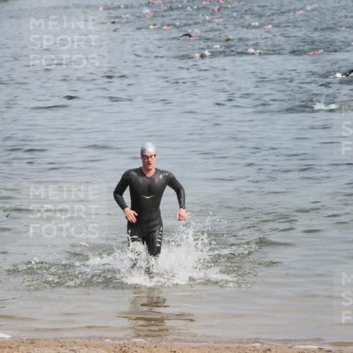 21.06.2025 - 27. Vierlanden-Triathlon MichiJ http://msf.ph/oto/7998851 15.06.2026 10:03:13 Schwimmen 406 meine-sportfotos.de