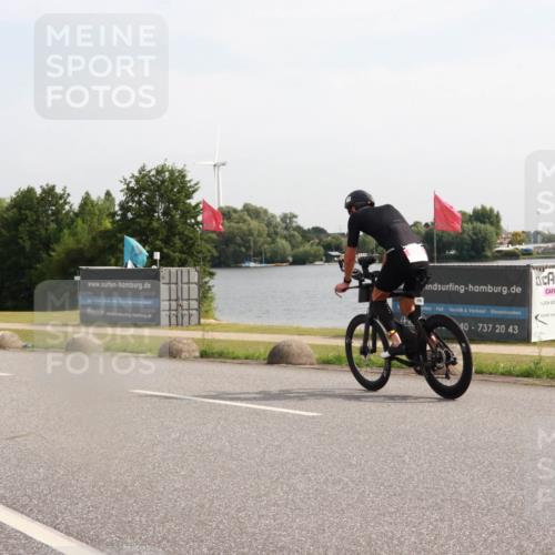 15.06.2025 - 27. Vierlanden-Triathlon H.Heesch http://msf.ph/oto/7998852 15.06.2025 09:57:43 Radfahren 176 meine-sportfotos.de