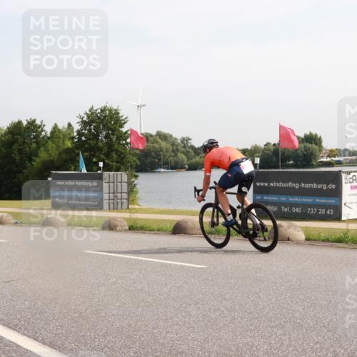 15.06.2025 - 27. Vierlanden-Triathlon H.Heesch http://msf.ph/oto/7998865 15.06.2025 09:57:50 Radfahren 129, 176 meine-sportfotos.de