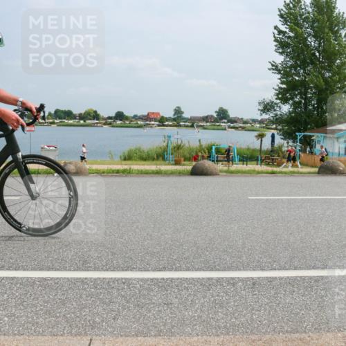 21.06.2025 - 27. Vierlanden-Triathlon H.Heesch http://msf.ph/oto/7998866 15.06.2025 12:31:42 Radfahren 785, 1000, 1001, 1002, 1003 meine-sportfotos.de