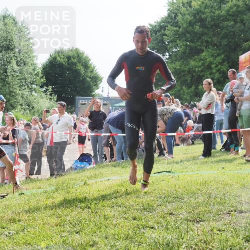 15.06.2025 - 27. Vierlanden-Triathlon KatJ http://msf.ph/oto/7998876 15.06.2025 09:56:13 Schwimmen 268, 277, 285, 314, 315, 349, 357 meine-sportfotos.de