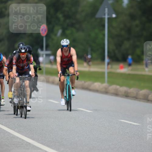 21.06.2025 - 27. Vierlanden-Triathlon H.Heesch http://msf.ph/oto/7998880 15.06.2025 12:29:40 Radfahren 937, 951, 989, 990, 991, 992, 993 meine-sportfotos.de