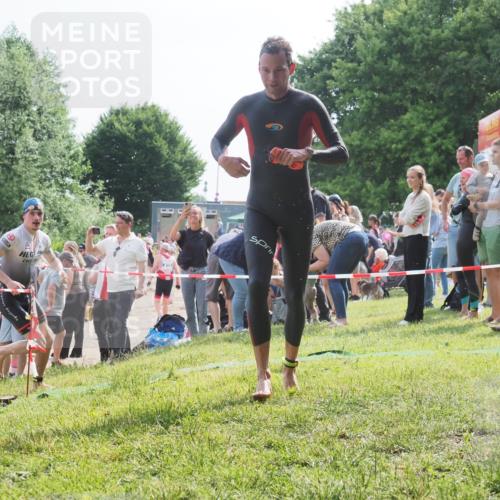15.06.2025 - 27. Vierlanden-Triathlon KatJ http://msf.ph/oto/7998890 15.06.2025 09:56:14 Schwimmen 268, 277, 285, 314, 315, 349, 357 meine-sportfotos.de