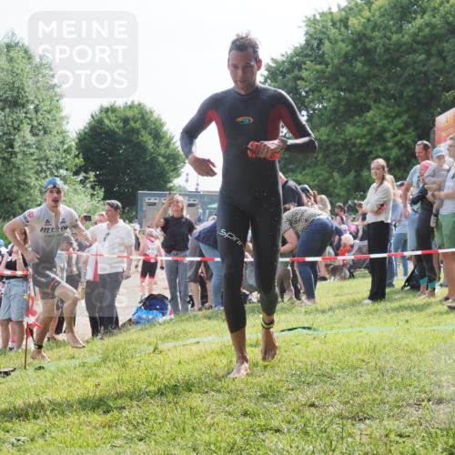 15.06.2025 - 27. Vierlanden-Triathlon KatJ http://msf.ph/oto/7998902 15.06.2025 09:56:14 Schwimmen 268, 277, 285, 314, 315, 349, 357 meine-sportfotos.de