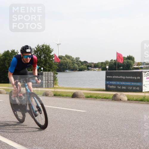 15.06.2025 - 27. Vierlanden-Triathlon H.Heesch http://msf.ph/oto/7998908 15.06.2025 09:58:51 Radfahren 102, 116 meine-sportfotos.de