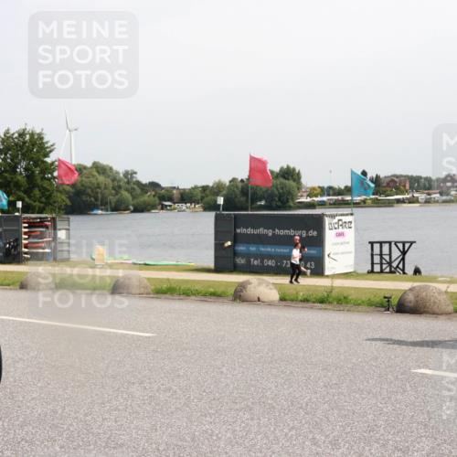 21.06.2025 - 27. Vierlanden-Triathlon H.Heesch http://msf.ph/oto/7998911 15.06.2025 11:38:25 Radfahren 226, 246 meine-sportfotos.de
